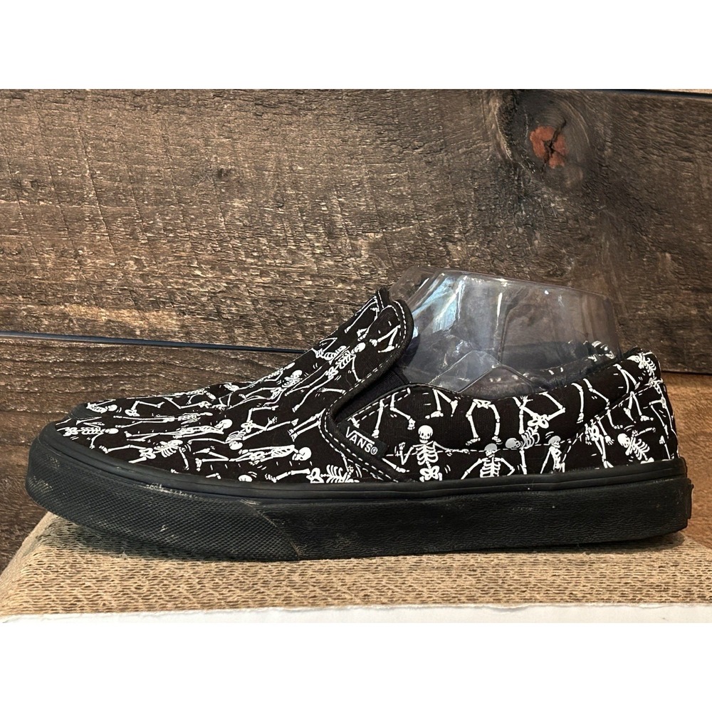 Vans Off the Wall Black Slip On Dancing Skeletons Canvas KIds 7 M7 W8.5 - Picture 2 of 9